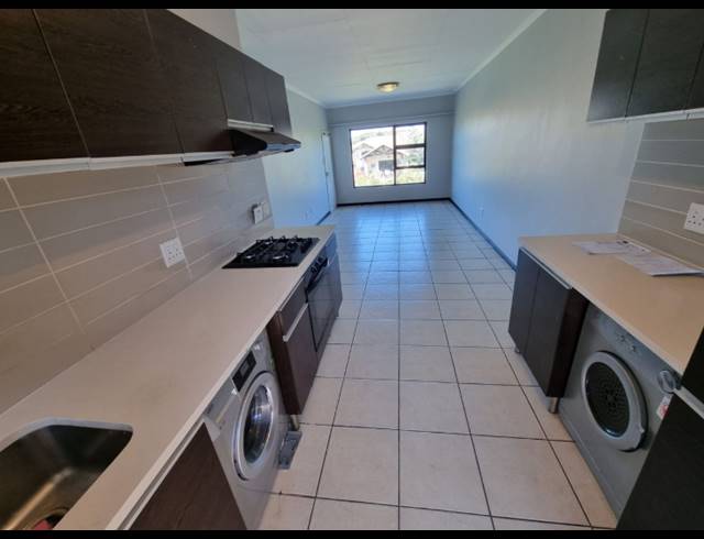 2 BEDROOM APARTMENT FOR SALE IN OAKDENE
